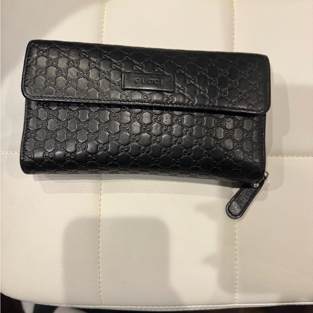Gucci Black Leather Logo Wallet